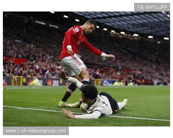 C罗全场奔跑令人动容——足球场上的矫健之魂